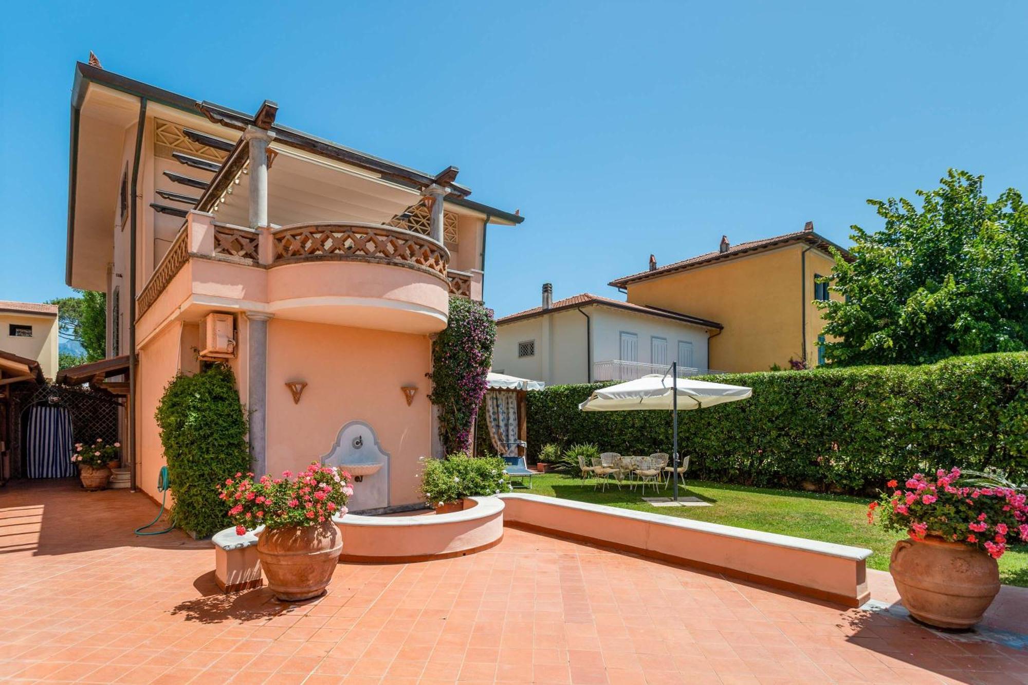 Hotel Sonia Forte dei Marmi Exterior photo
